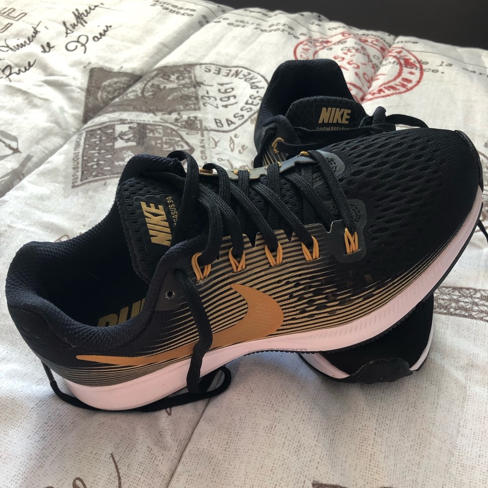 Nike Zoom Pegasus 34 size 6.5 W